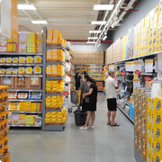 FinSuccess - Cổ phiếu bán lẻ đã đủ hấp dẫn?